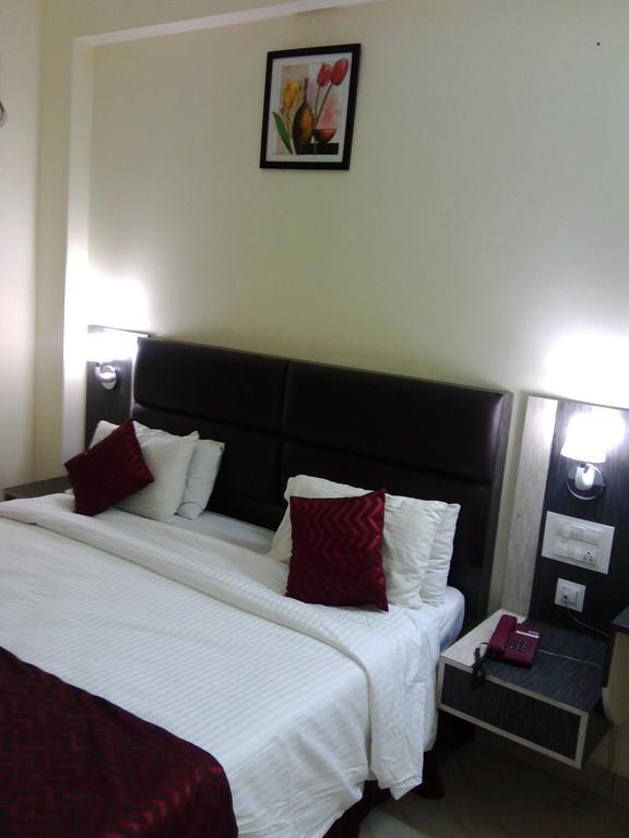 Vihas Inn Tirupati Eksteriør billede