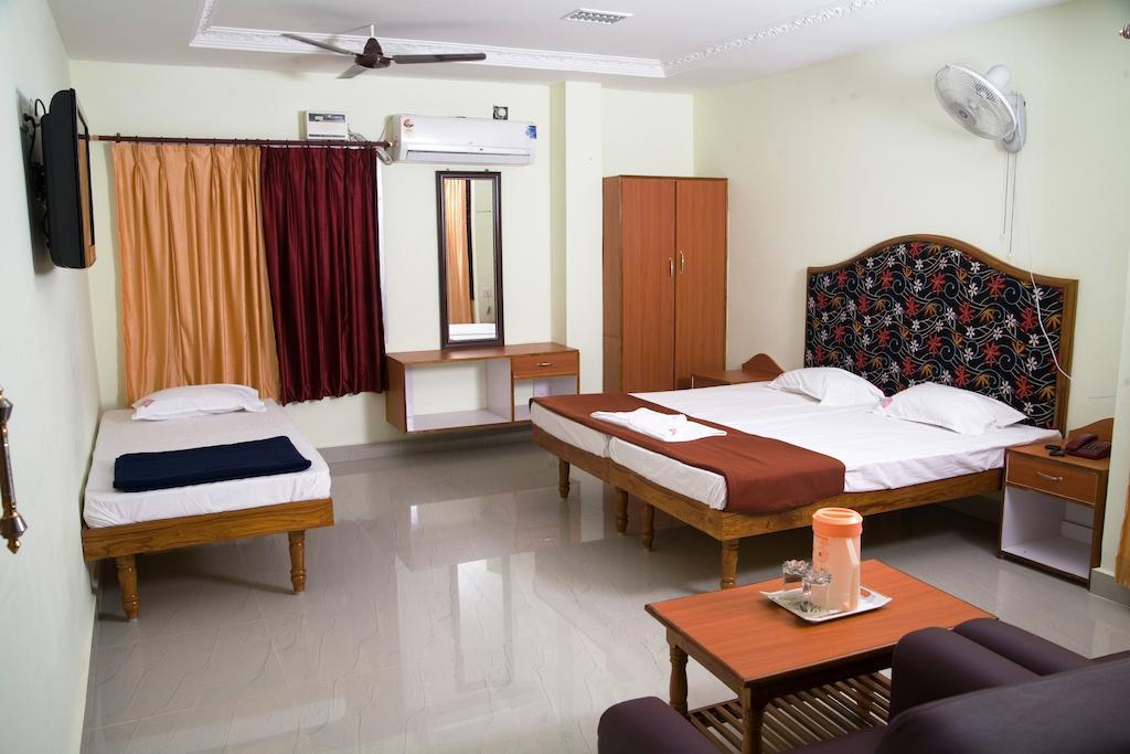 Vihas Inn Tirupati Eksteriør billede