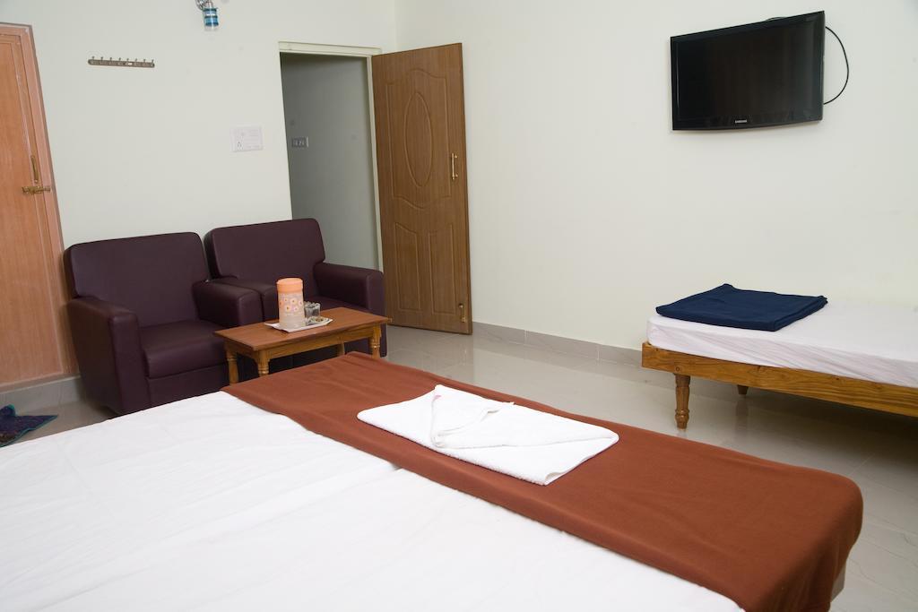 Vihas Inn Tirupati Eksteriør billede