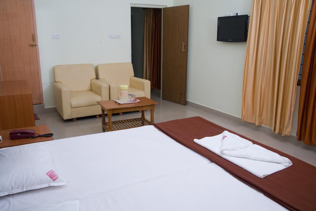 Vihas Inn Tirupati Værelse billede
