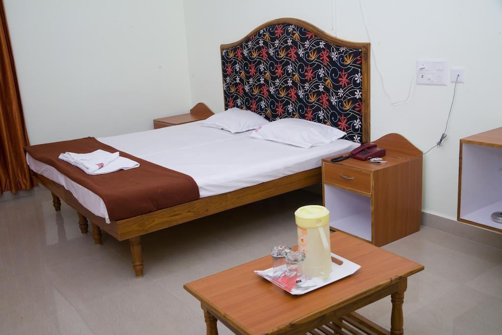 Vihas Inn Tirupati Værelse billede