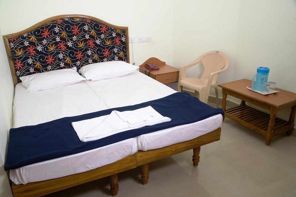 Vihas Inn Tirupati Værelse billede